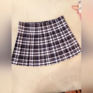 No Boundaries Black & White Pleated Skirt Jr. Size XXL 19 NWOT